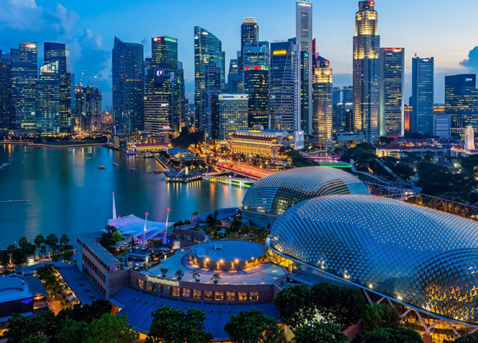 Vì sao người Singapore giỏi tiếng Anh?